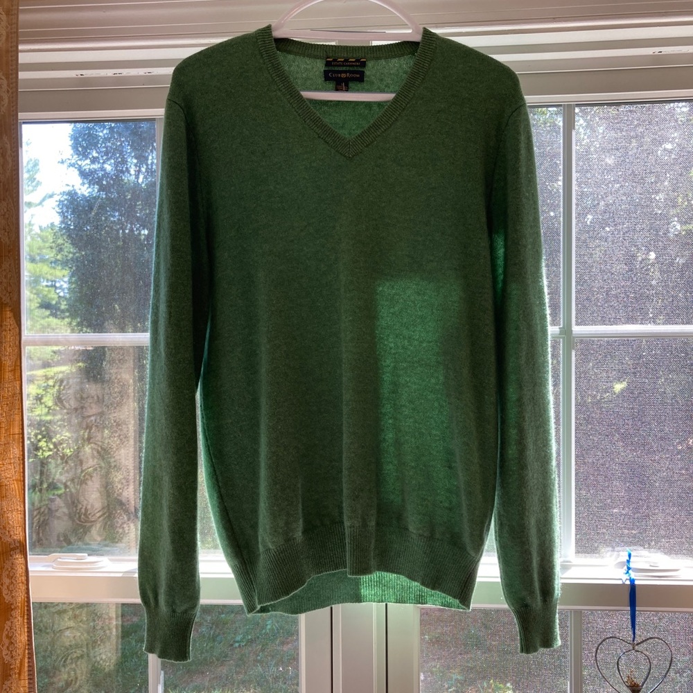 Club Room Cashmere v neck sweater size - S